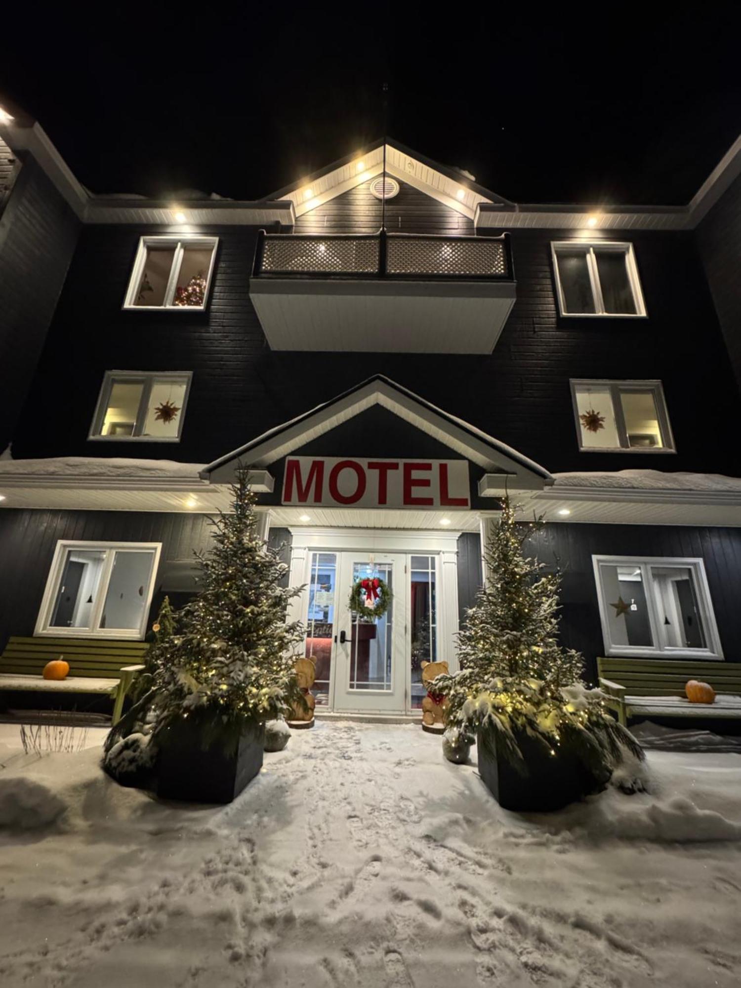 Horizon 777 Hotel Saint-Siméon Exterior photo